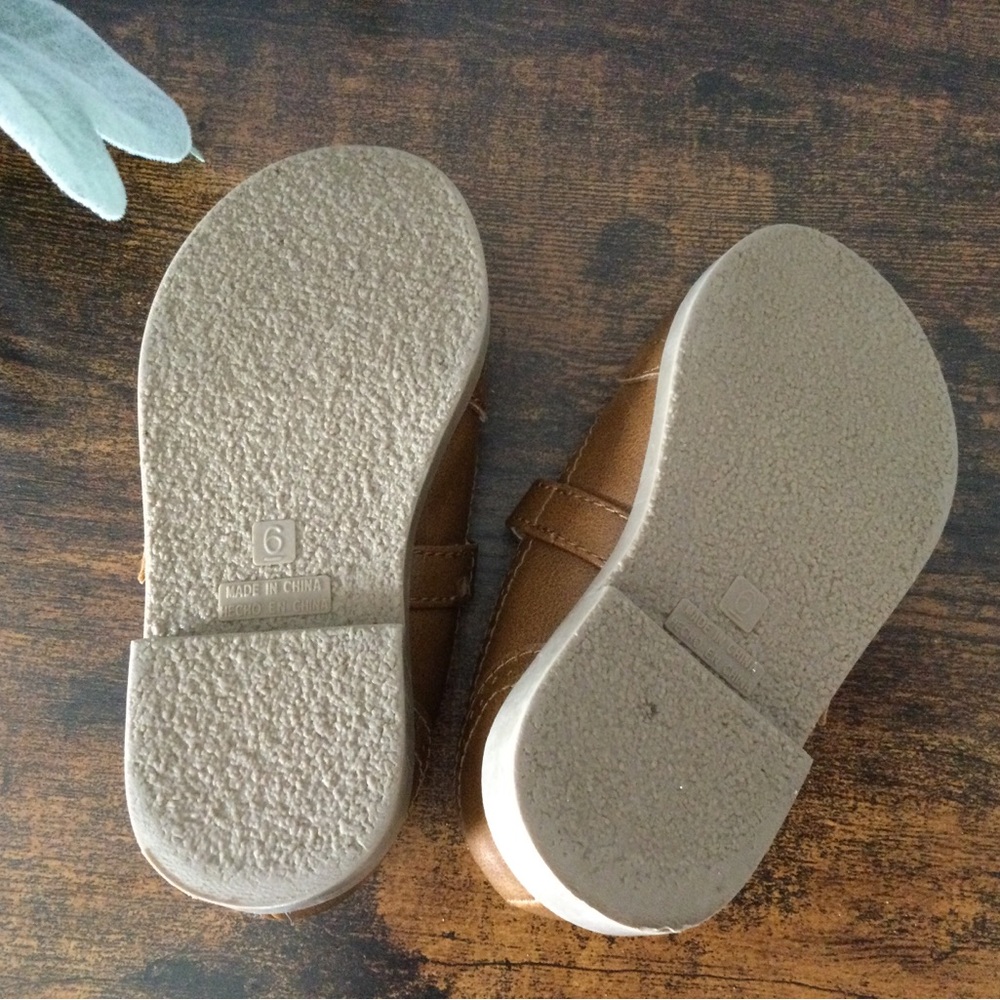 Shoes - Picture 5 of 6